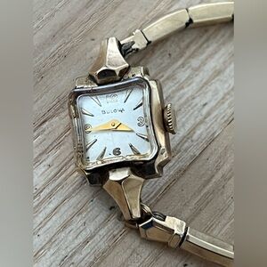 Bulova 10k Gold Plated Rare Vintage Mechanical Winding Ladies Watch Silver Dial